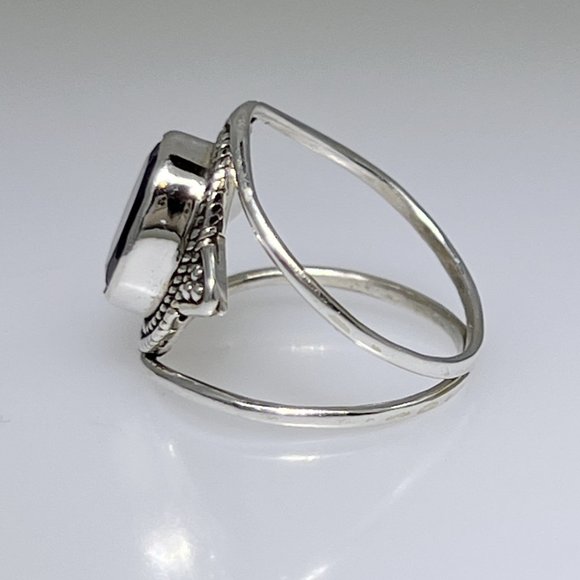 Sterling Silver ring set with natural faceted Amethyst gemstone, size: 6.25 NWOT - Picture 2 of 5